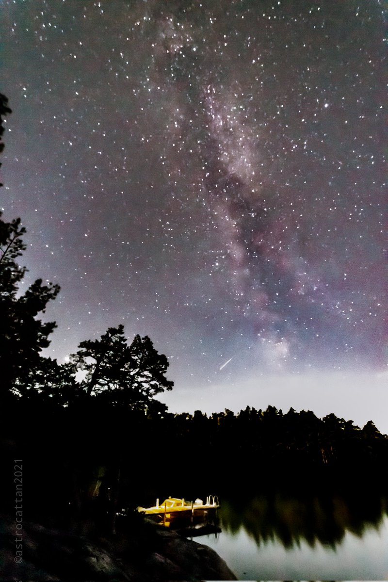 astrocattan's tweet photo. Playing with the lights of the September milkyway🌌
Pics with a bit of lightpollution,satellites, meteores and 2 sons included🌠🪐😊✌!
#astrophoto #milkyway #swedisharchipelago #ouryellowlittleboat #mygotoplace #September #SonyAlpha https://t.co/MWK0jbvYkL