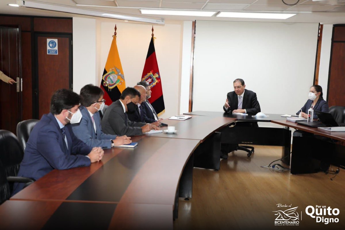 MunicipioQuito's tweet photo. ¡Nuestra prioridad es garantizar la movilidad en la capital!
El alcalde, Dr. @SantiGuarderas, mantuvo una reunión con organismos multilaterales para intercambiar criterios respecto al @MetroDeQuito y su modelo de gestión.
#PorUnQuitoDigno https://t.co/a1Vn67Z8Kw