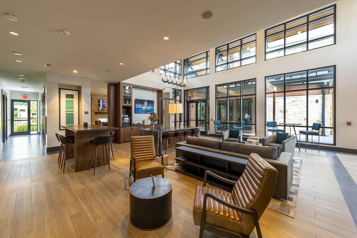 Featuring an urban design with Craftsman-style architecture, Creekside Park The Grove is a 360-unit luxury community located in The Woodlands, TX. 

This is made up of six, four-story buildings that offer one-, two-, and three-bedroom residences ranging from 680 to 1490 sqft.