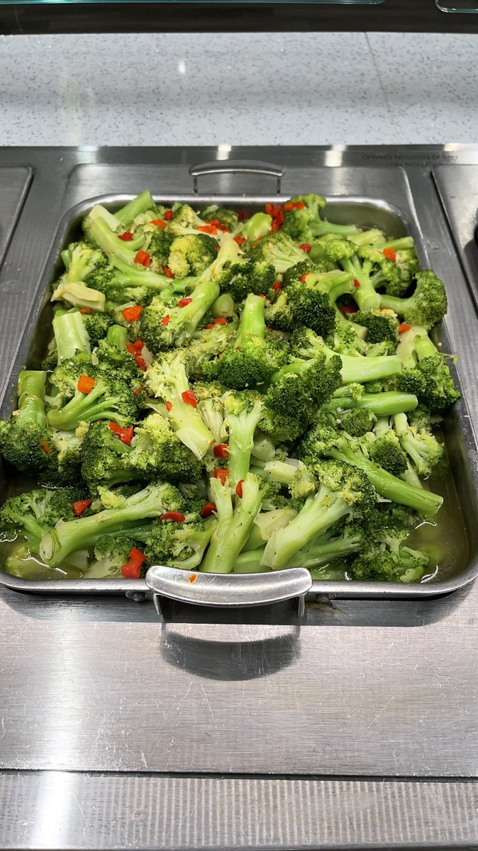 fvsu_dining's tweet photo. The chefs in Fambro’s Dining Center have been cooking it up lately 🔥
•
•
•
#FVSU #FORTVALLEYSTATEUNIVERSITY #FVSU22 #FVSU23 #FVSU24 #fvsu25 https://t.co/brfPTkEEWX