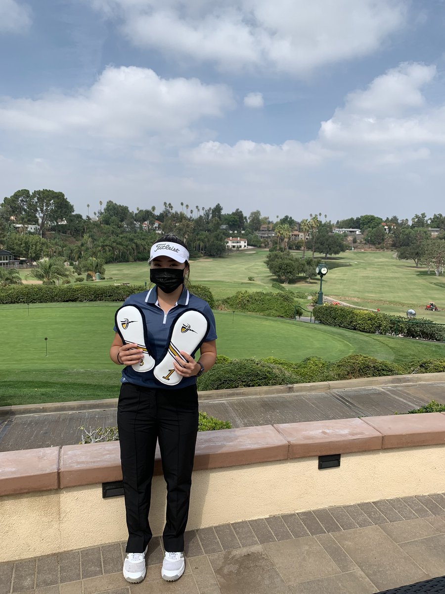 CBUwomensgolf's tweet photo. Congrats to Sophomore, Esther Lee on EARNING her tournament bag and headcovers! #LanceUp⚔️ #EARNEDvsDESERVED https://t.co/P8mcbT4yBG