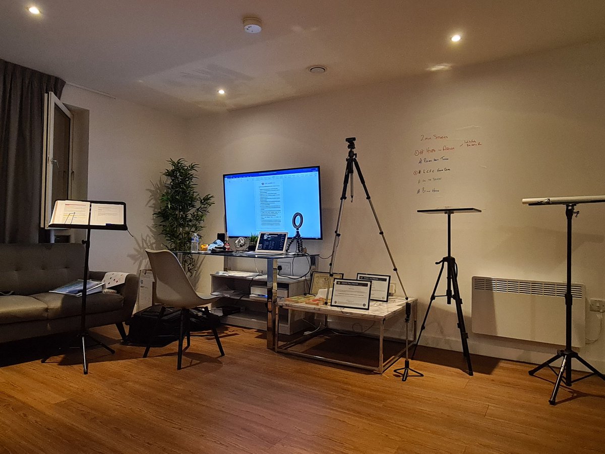 MarkPvolley's tweet photo. All set to go on my #trainerstraining with @NLPCoachingTJC , thanks to the incredible @LauraEvansUYP for the support up to this point , see you all with my certificate in a few weeks #nlp
#neuro #linguistic #programming #training #becomingabetterme https://t.co/RkBS68eN0v