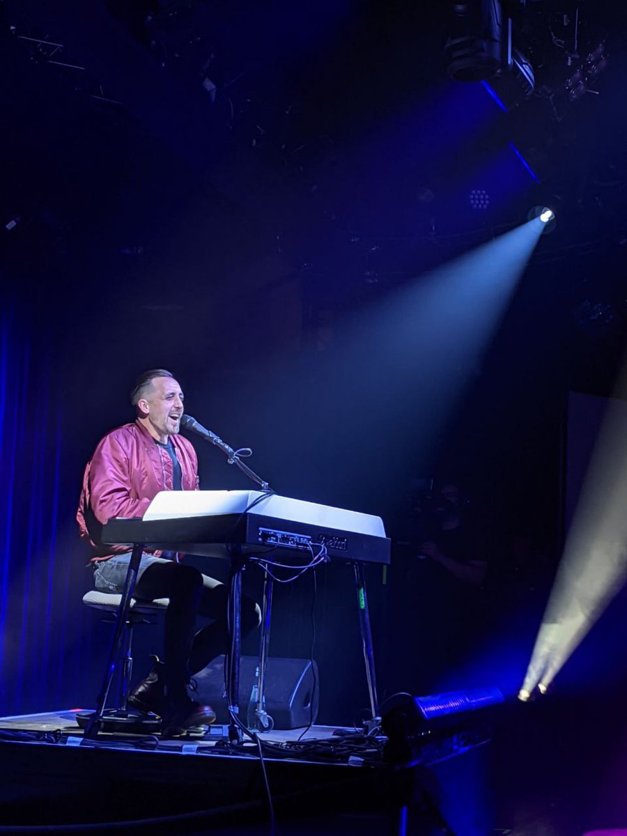 Der Mann der auch noch in der Kategorie #Lieblingssolokuenstler abraeumt jetzt auch #live auf unserer Bühne - #dangerdan 

#pfp #pfp2021 #kunstfreiheit