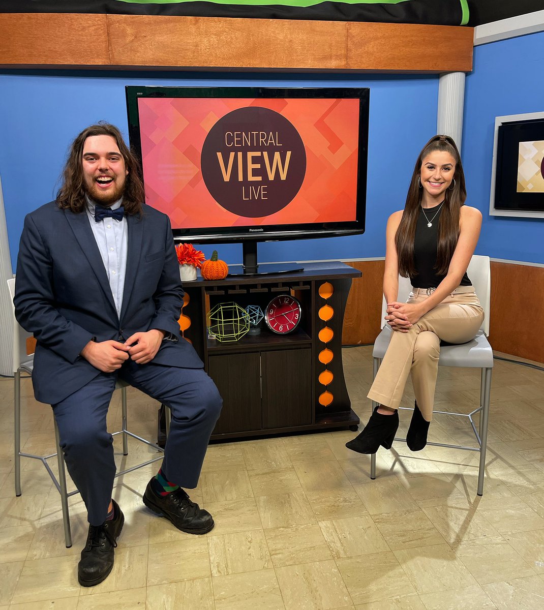 MHTV_CMU's tweet photo. Tune into Central View Live at 5pm tonight for our first live show of the semester. Tonight we have news on Bronners, Starbucks, a concert at Soaring Eagle, and more. 
Click the livestream in our bio to watch the show. We’ll see you at 5! https://t.co/mt6t282Hu6