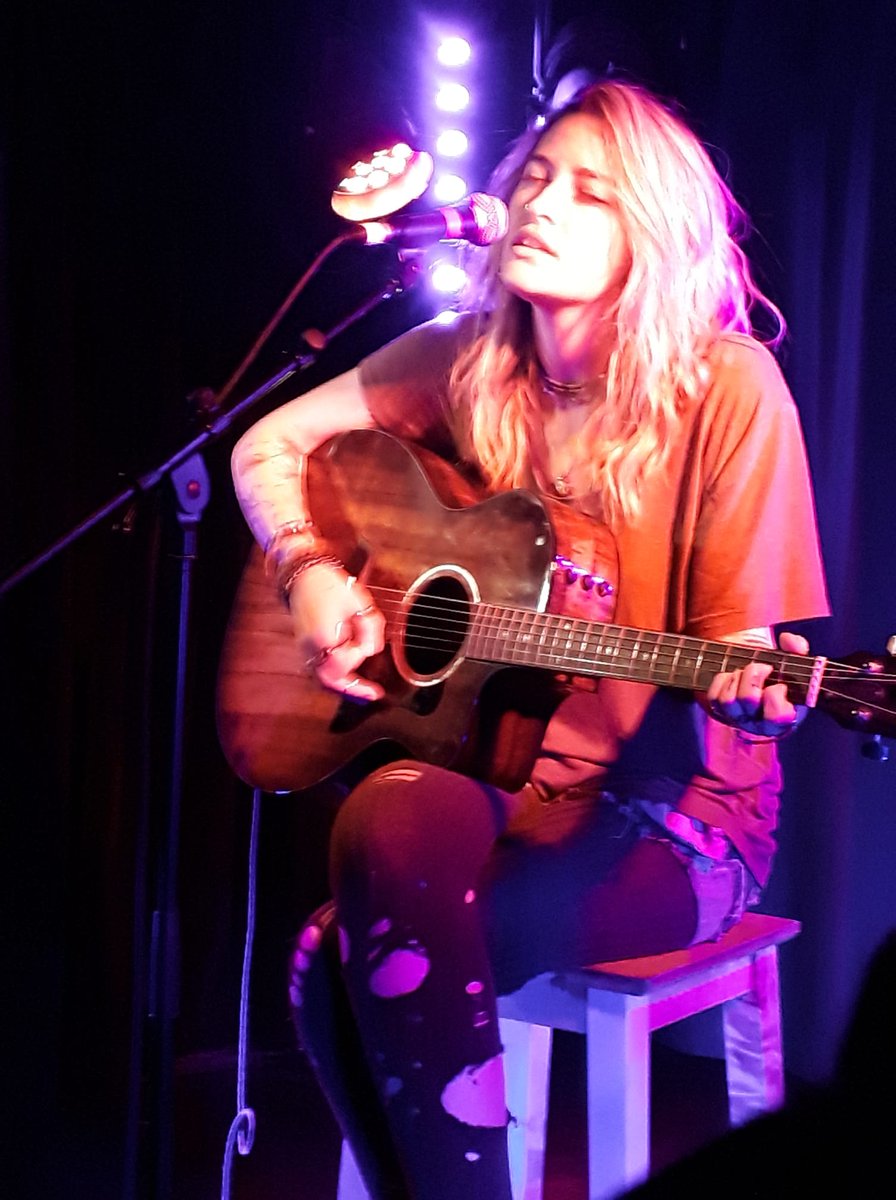 Stephanelive34's tweet photo. Document partagé par l’application Photos Paris Jackson Live Le Pop Up du Label Paris 05 octobre 2021 #Parisjackson #popupdulabel #livemusic @ParisJackson https://t.co/3Lcd5rZs9J