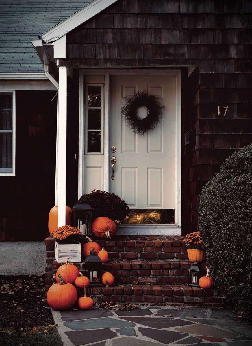 Is your home looking spooky yet? 🎃