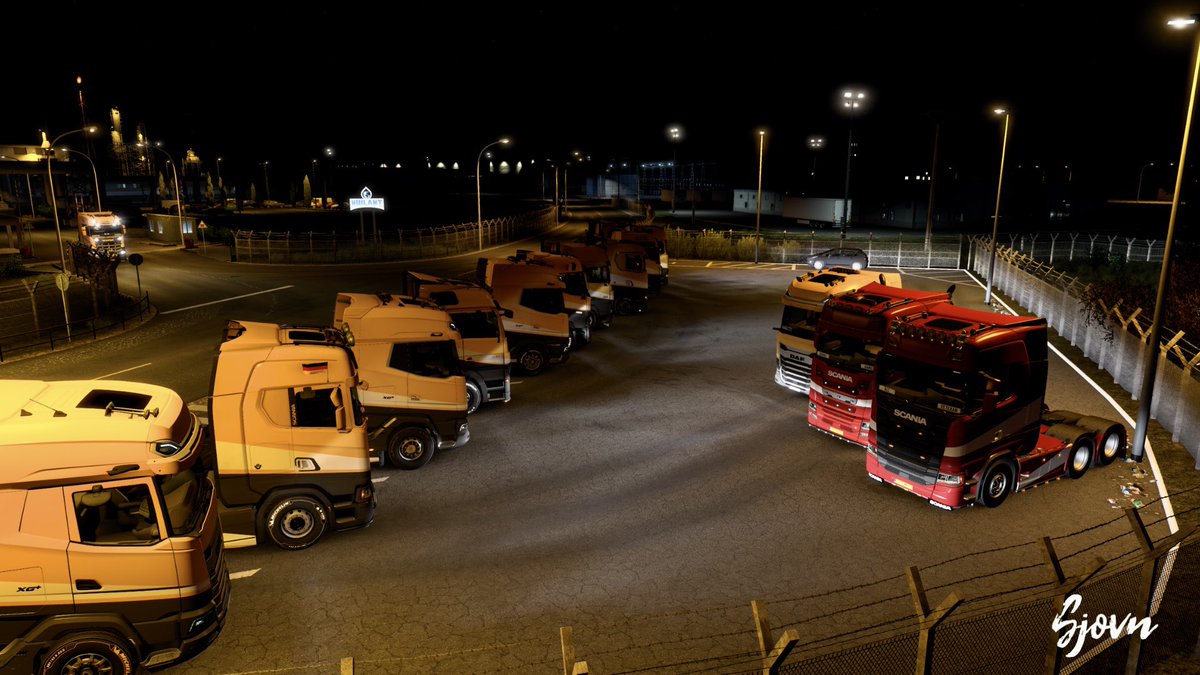 fastcargovtc's tweet photo. Thank you for a fun route @Popix33, and thank you all for joining us tonight 😙 

#ets2 @truckersmp @SCSsoftware #midweekmeetup https://t.co/RErpIZ5wzi