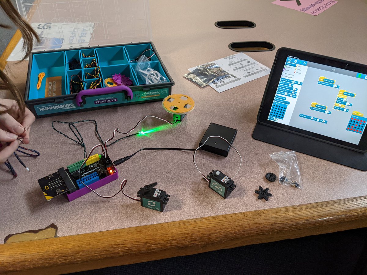 The_Tech_Lady's tweet photo. 8th gr students are exploring and experimenting with the output components of the Hummingbird Kits! I can't wait see what kind of system they create!! Stay tuned! #CSatGTMS @birdbraintech https://t.co/kFoiuIY3bM