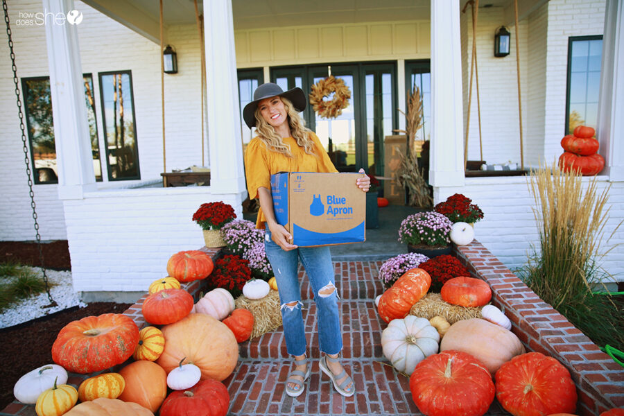 howdoesshe's tweet image. Pumpkins in abundance and @blueapron on my porch. Today is a good day. 😊 #ad #letsblueapron howdoesshe.com/back-to-routin…