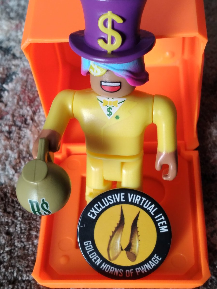 Zarcyn1's tweet image. Because of the new #robloxTOS I wasnt able to giveaway the rest of of my roblox toys on my stream, and this was the last one... #robloxtoycode #ghop #Roblox #robloxtoys