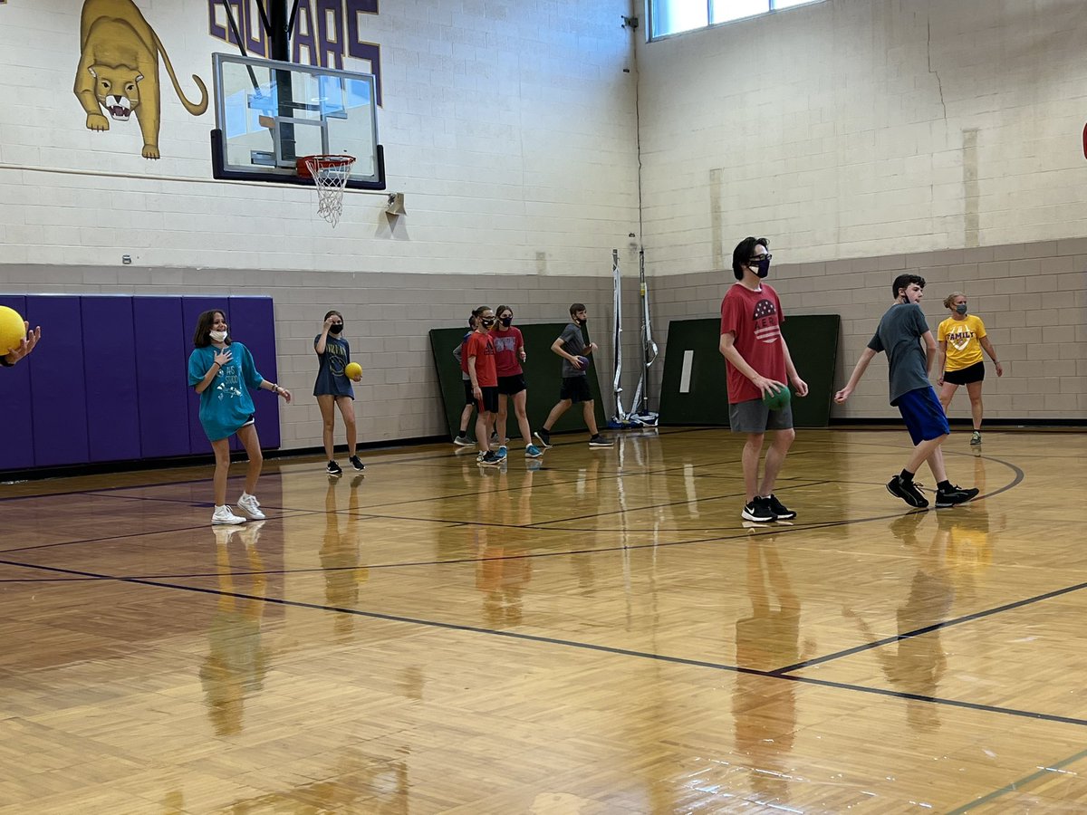 mrwalkerahs's tweet photo. @AFFTONATHLETICS Wednesday’s are game day - celebrate PR’s then a day off from running w/ a little dodgeball! #afftonstrong #afftonxc https://t.co/4IjlIxh1HE