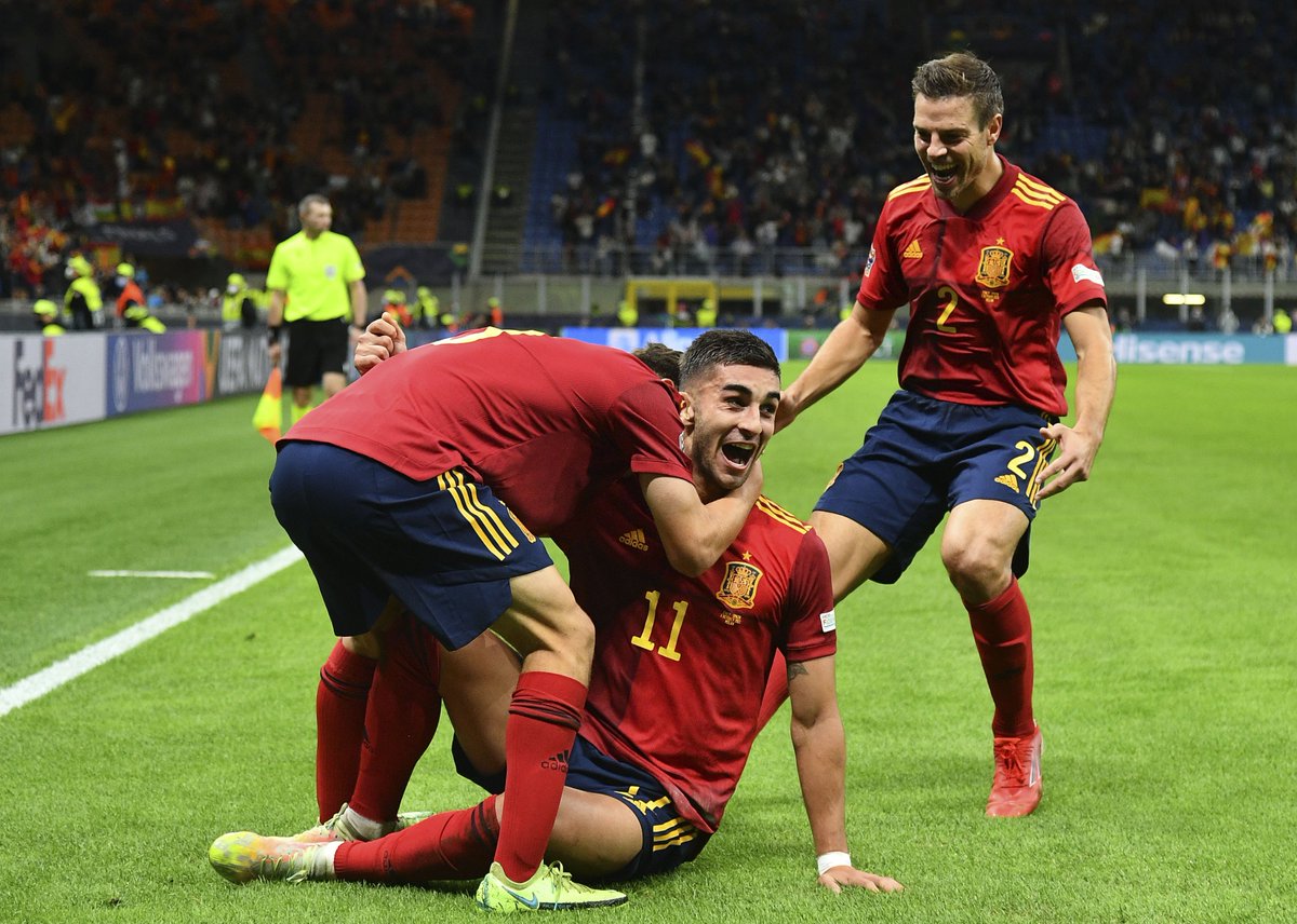 His from spain. His from spain. Диего коста сборная испании. Футболище. His from spain.