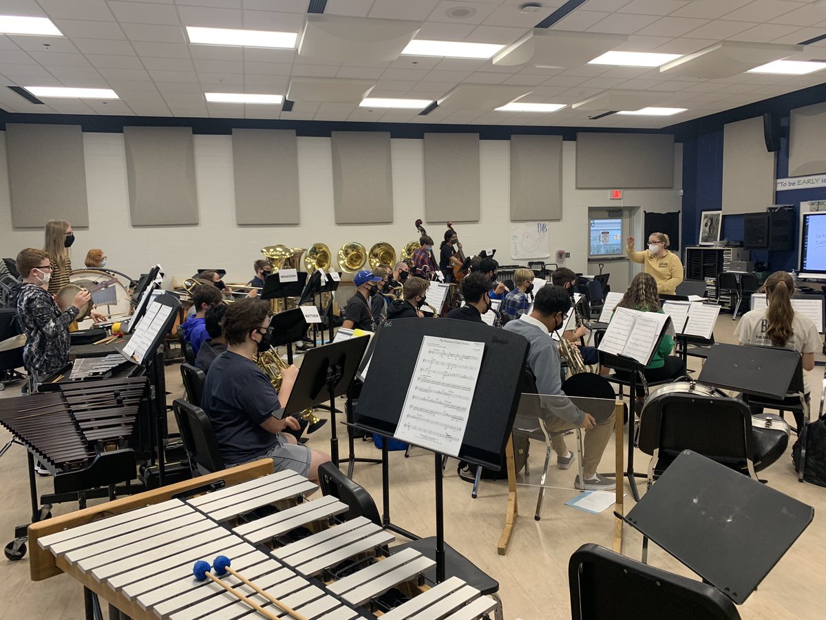 <a href="/oaklandu/">Oakland University</a> Asst Prof of Music Dr. Pam Klena worked w/ all 3 <a href="/RHSFalcons/">Rochester High School</a> concert bands in prep for the Collage Concert on Oct 27! And she was incredible, as always! Thank you, Dr. Klena! 🖤💛  💙🤍

#RHSBands #RCSRHSFalcons #RCSArts <a href="/rochcommschools/">Rochester Community Schools</a> <a href="/OUSMTD/">OUMusicTheatreDance</a> <a href="/OaklandUMusicEd/">Oakland U Music Ed</a>
