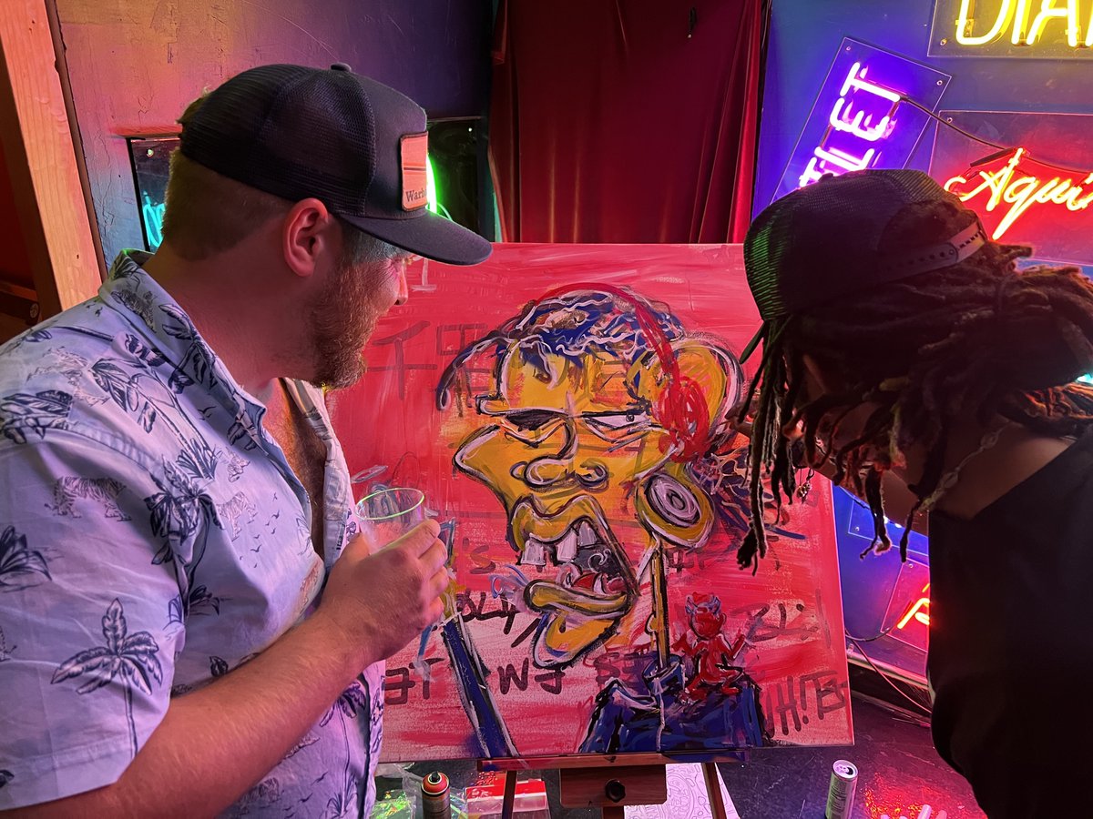 I had the pleasure of meeting <a href="/sabet/">sabet</a> <a href="/GabrielJWeis/">Gabe Weis</a> &amp; <a href="/davidbianchi/">DAVID BIANCHI</a> at the <a href="/0n1Force/">ONI FORCE</a> event!

It’s almost like #NFT history is being made in the present 😉🤯😆🤩