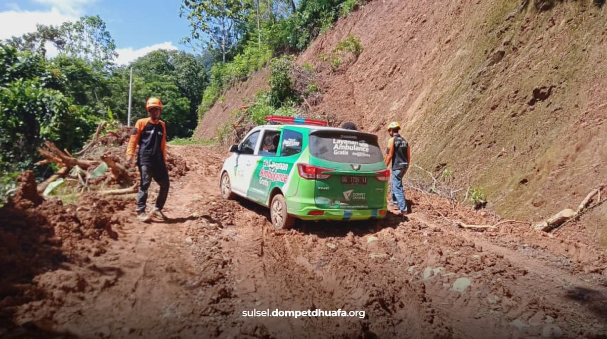 DDsulsel's tweet photo. Innalillahi, Banjir bandang terjadi di Desa Ilanbatu, Desa Sangtandung, Dusun Paka'bi, desa Pabuntang, Kecamatan Walendrang Kab.Luwu, Sulawesi Selatan, pada hari Minggu, 3 Oktober 2021. 

Eka Kurniawan
Densus 88
#ternyatapartaikorupsi https://t.co/7a6U9DlscB