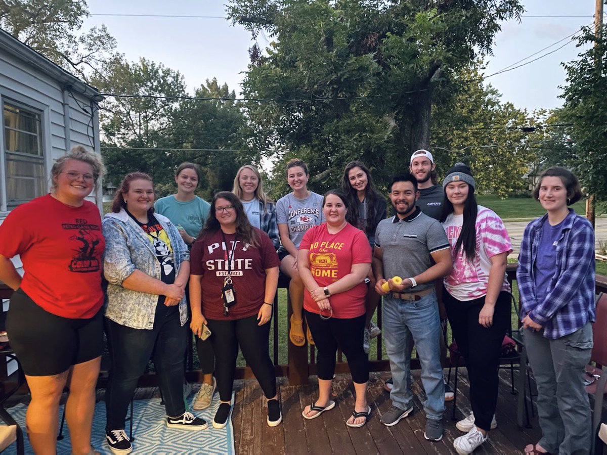 GetPsu's tweet photo. 🦍🍌GET is gearing up for PSU Homecoming festivities! 🍌🦍

Tuesday evening, members worked together to build a raft to be raced during gorilla homecoming week. 🛶

Be sure to come support GET on Tuesday October 12th to see if we will sink or swim on University Lake!💦 https://t.co/dYQ8NOVEQc