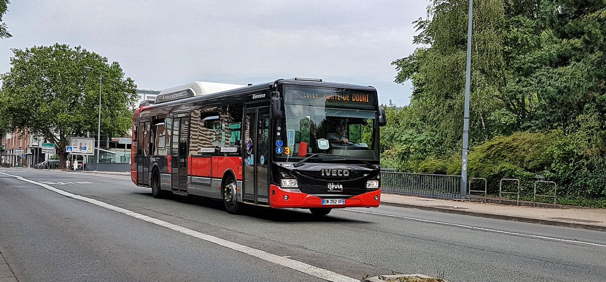 passionbus59's tweet photo. Iveco Urbanway GNC 12 n°10442 Ligne 15 - Ilévia 
#ilévia #passionbus59 #lille #ILÉVIA #reseauilevia #PASSIONBUS59 #Lille #ilevia #busdelille #PassionBus59 #ivecobus #Iveco #Urbanway https://t.co/tls4953HP9