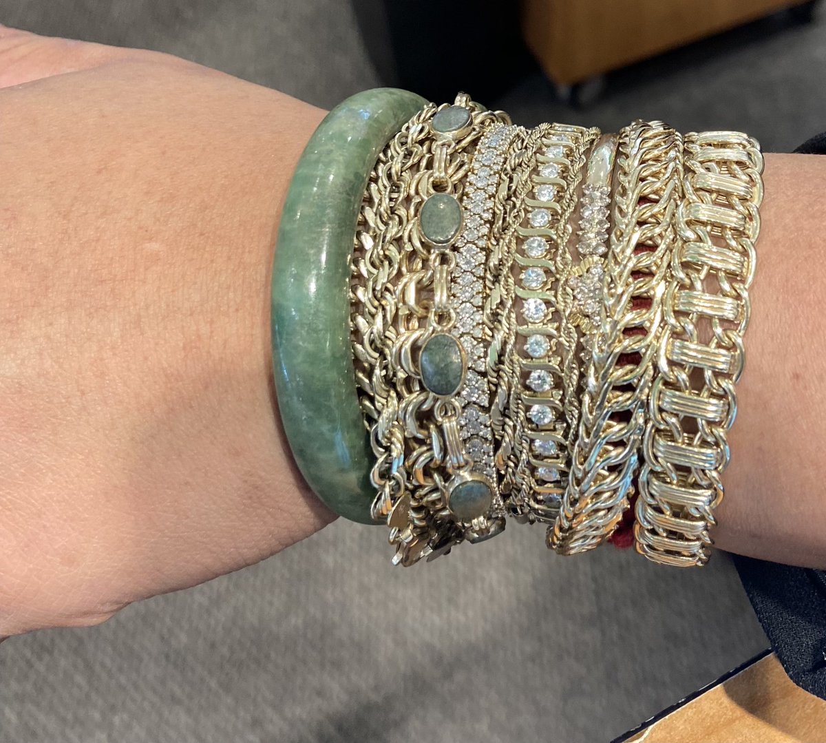 valleygirlcharm's tweet image. ✨ ✨Craziest 😳 Everyday Wrist Stack I’ve seen in a while✨ And I’m here for it!! Love it 😍 All Old Gold Goodies &amp;amp; some Jade for luck in this Stack. Nothing like old gold bracelets 🤤#wristwreckwednesday #wriststack #charmbracelet #jewelryforsale #14kgold #goldbracelet #jade