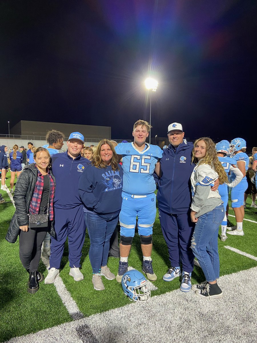 Shout out to my family for supporting me through everything, and to my dad and coach! #NationalCoachesDay <a href="/JeffHigginson/">Coach Jeff Higginson</a> ❤️❤️