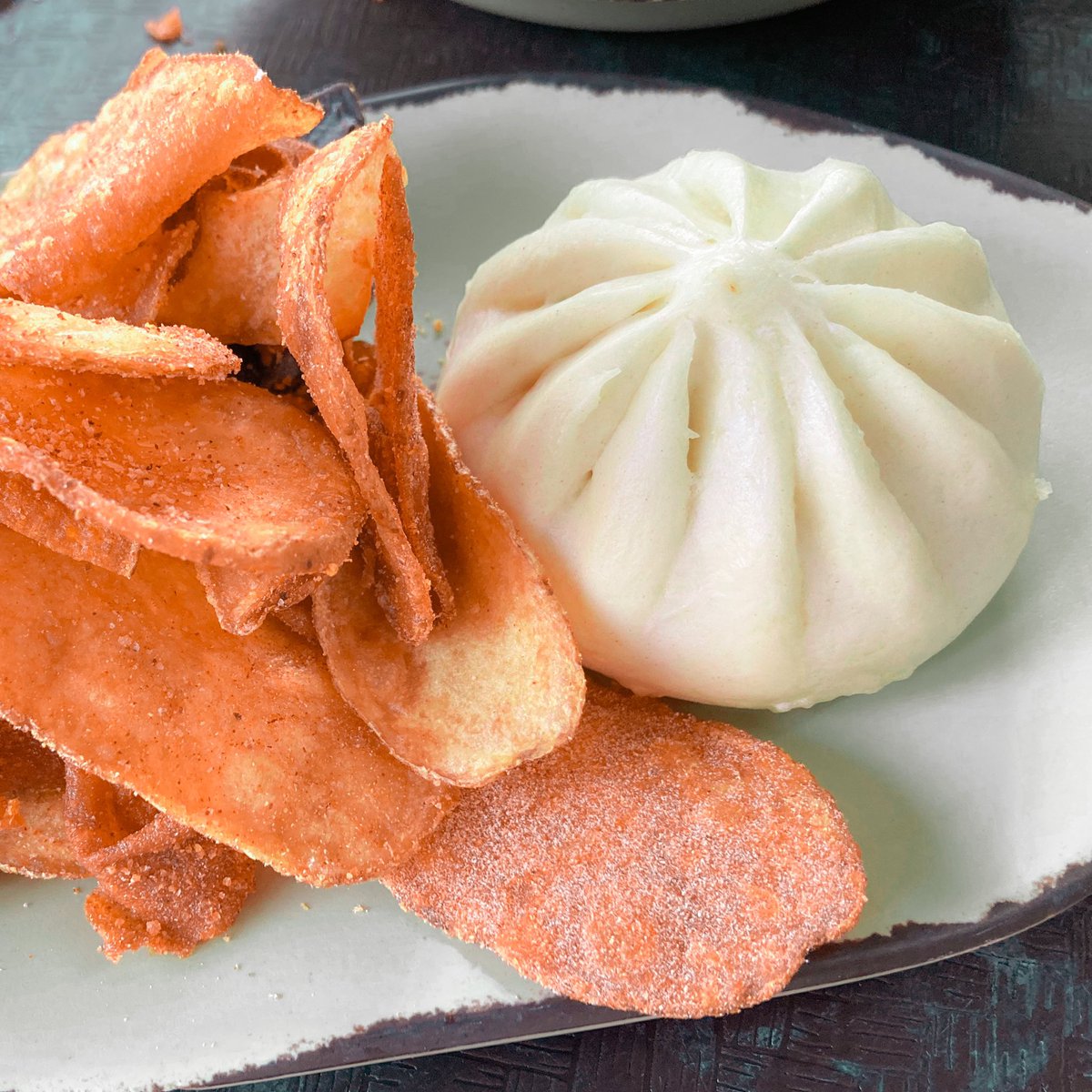 Here’s just a cheeseburger bao bun appreciation post to break up your 50th anniversary feed 🤤