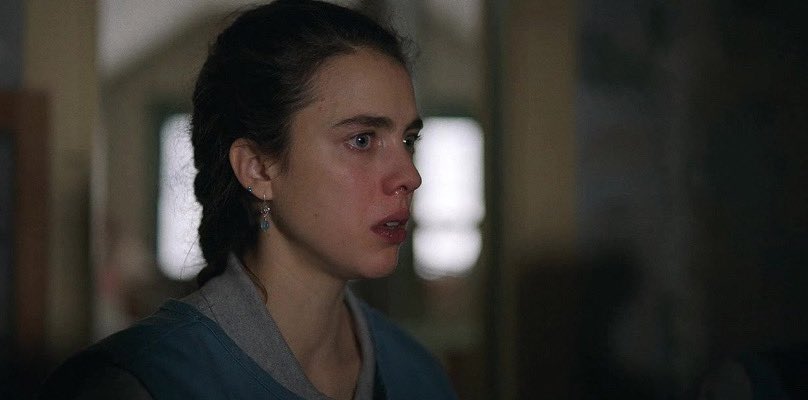infamousmargot's tweet photo. margaret qualley deserves endless awards and recognition for her performance in ‘maid’ https://t.co/GroOMBAiuW