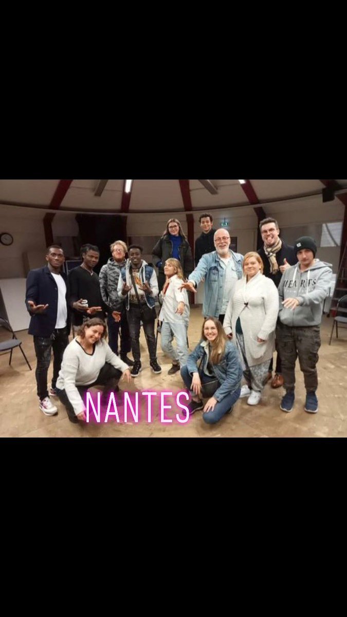 Repairs75's tweet photo. 🚀 Dans tous les #repairs chaque 1er mercredi du mois c’est les Pieds dans le plat ! La pair-aidance est un levier puissant d’empowerment individuel et collectif des jeunes de l’ASE. 
Nos bénévoles et nos salariés en font la démonstration chaque jour ! Force à eux ✊🏼 https://t.co/EwKsvMawZi