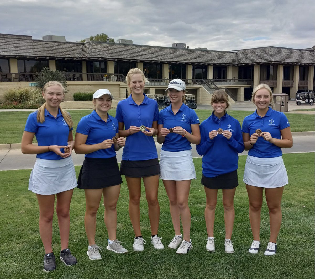 kapauncrusaders's tweet photo. Congrats to girls golf for winning the GWAL Tourney! They are also the city league champs! Kate Tilma-1st, Meg Tilma-2nd, Alexa Garrett-3rd, and Elea Navarro-5th. Kate got a hole-in-one on the par three #2 at MacDonald. The JV team also won the tourney. Go Crusaders! https://t.co/XGQo4MeF3E