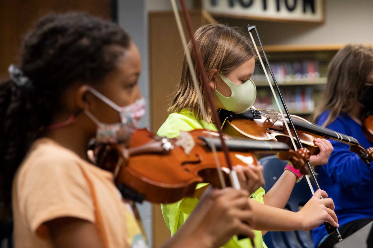 LSR7's tweet photo. Thierry S. and Malia M. play violin in Dr. Carrie Turner's strings class. #SeenAroundR7 🤩

📷 Highland Park Elementary https://t.co/h8YNaIz29u