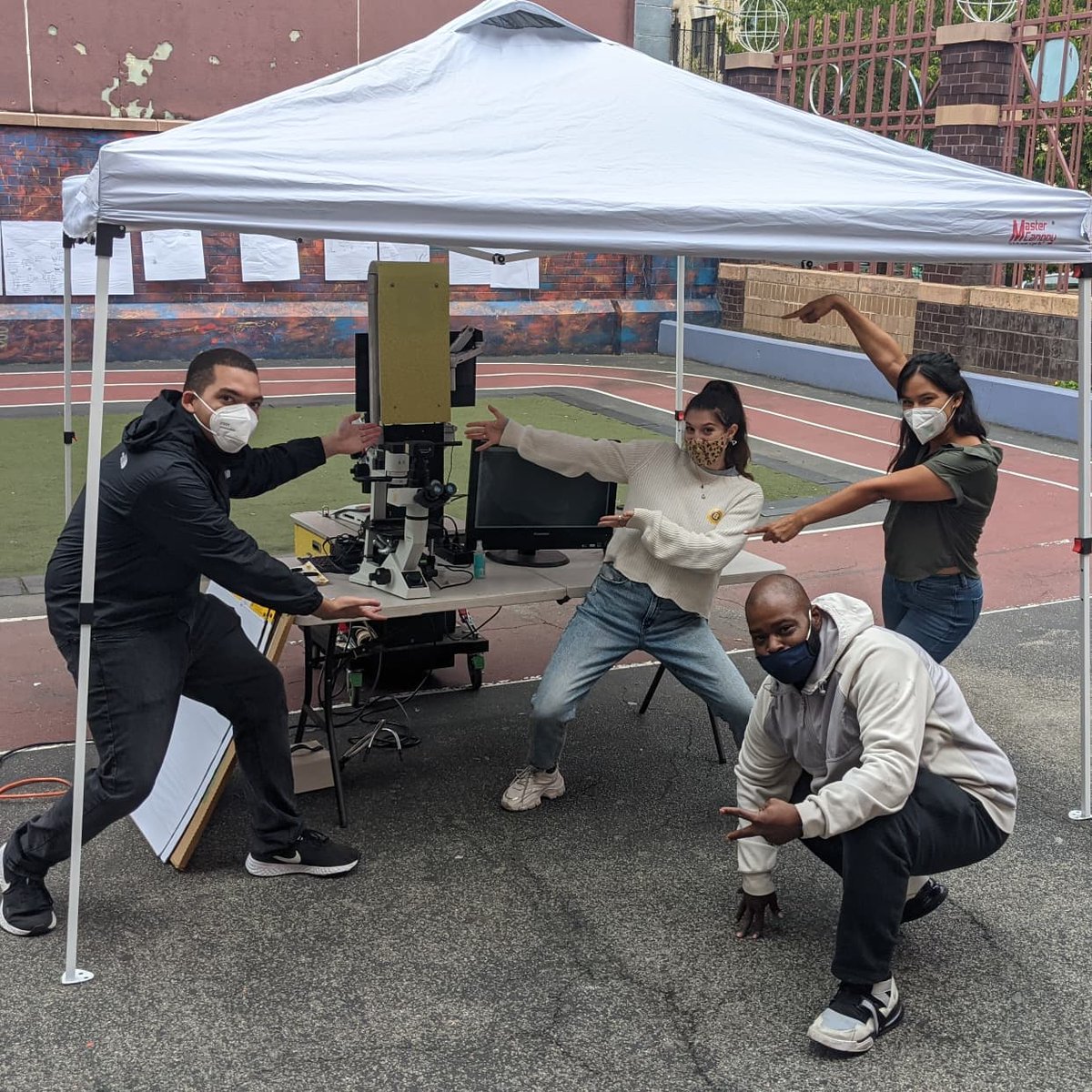 BioBus's tweet photo. Today was our first BioBus school visit IN PERSON since March 2020 and it feels so good to be BACK! 🙌🏽🚌🔬👩🏽‍🔬 Thank you to @ps4_ellington for hosting us and letting us turn your school yard into a microscope laboratory! #mobilelaboratory #Microscope #STEMeducation #ScienceForKids https://t.co/9MhxMUvX0V