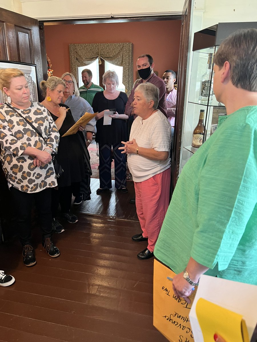 TheTeacherQuinn's tweet photo. The Greenbrier Historical Society is a hidden gem with all the information you could possibly want to know about Greenbrier! They also have a library for people of all ages. For this nonnative, it was super informative and interesting! #ghsscavengerhunt #weareRCSTN https://t.co/ecDgKvHvyP