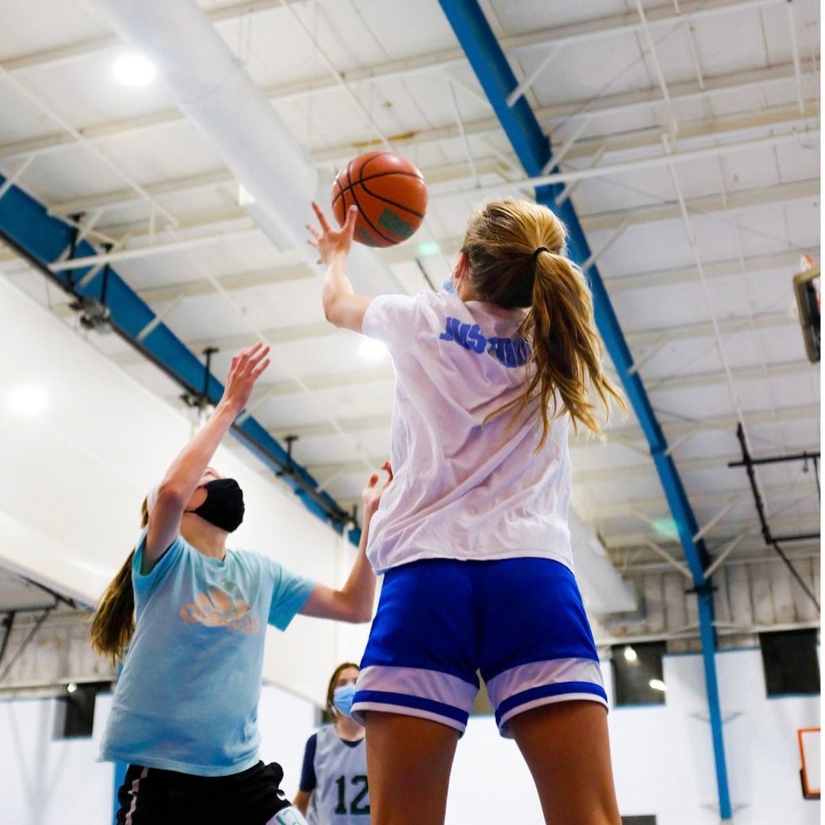ctstarters's tweet photo. Some great shots from last weekends Grade 8 tryouts. Plenty of competition, instruction, and talent in the gym! Be sure to sign up for this weekends session using the link in our bio, and to check out our U17 Blue Star team for their tryouts this weekend💪🏼 #StartersGrade8 https://t.co/qOTpkeIzzc