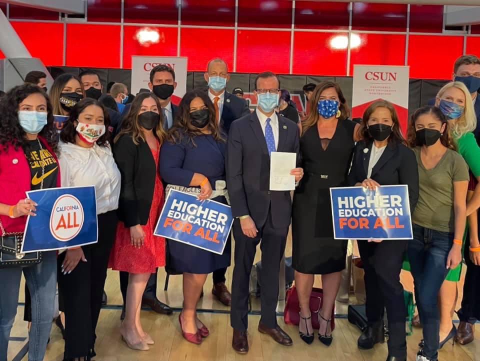 AsmJesseGabriel's tweet photo. Great to welcome @CAgovernor @CALtGovernor &amp; my colleagues to @csunorthridge to discuss efforts to make college affordable &amp; accessible. 

Also pleased that the Governor signed #AB396, our bill to provide more assistance to CA students struggling with hunger &amp; food insecurity! https://t.co/0gsEAwIDbc
