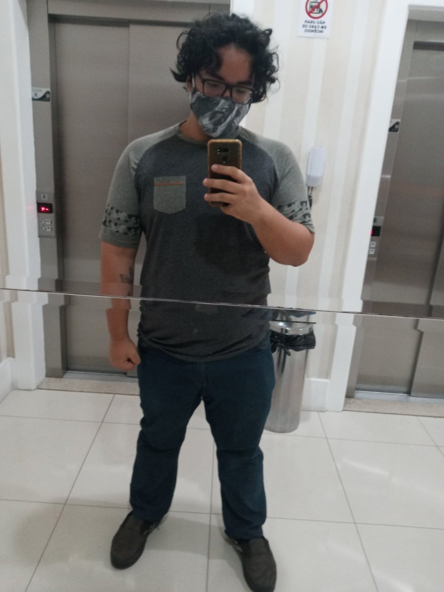 RiosCadu's tweet photo. Acho que faz uns 2 anos que n uso calça jeans https://t.co/j5eJv679u0