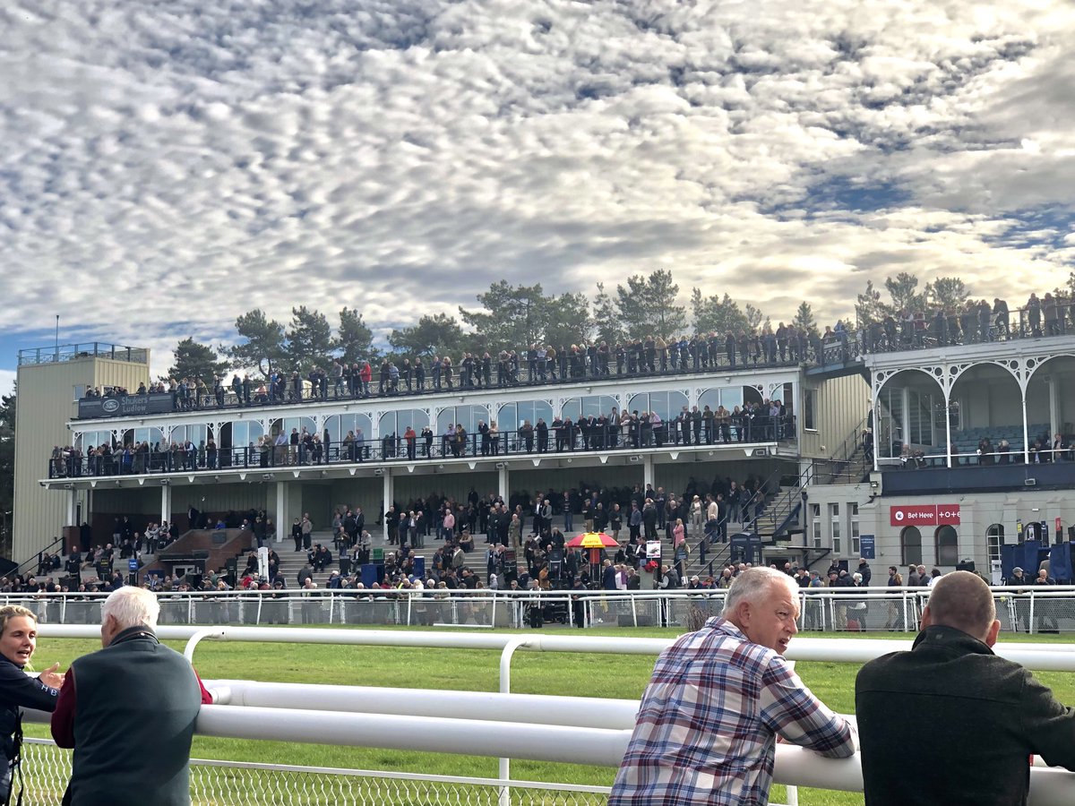 INSTALLUKBOSE's tweet photo. Ludlow Race Course great weather great atmosphere we did a video for the VIP marquee with a Bose Sound system https://t.co/NadjK57gOc