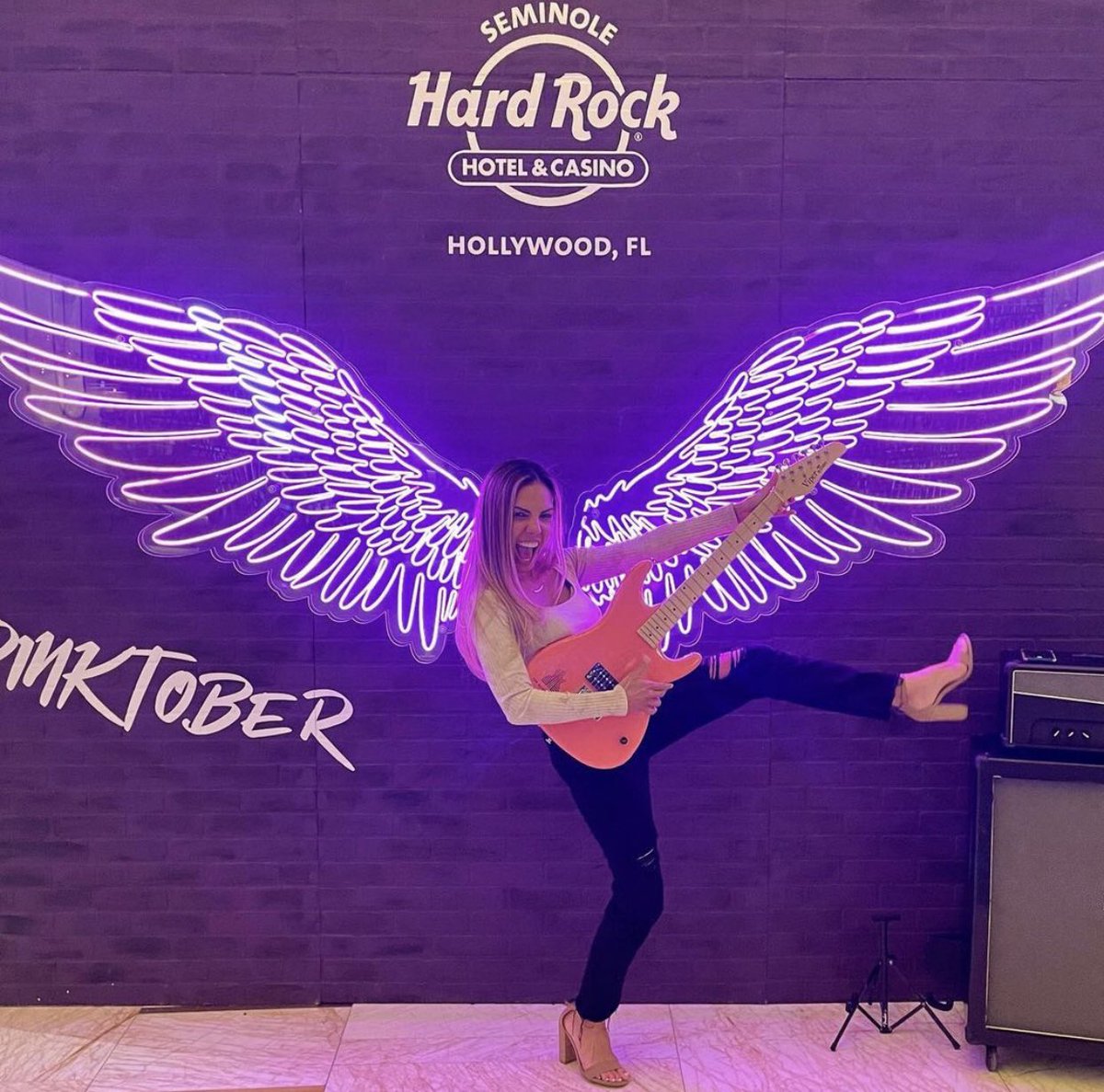 HardRockHolly's tweet photo. Spread your wings and capture a memorable moment for #PINKTOBER🎀
@AmericanCancer
#AmericanCancerSociety
#makingstrideswalk
#Hardrockheals
#LoveallServeAll
#Taketimetobekind https://t.co/COtI6OHK97