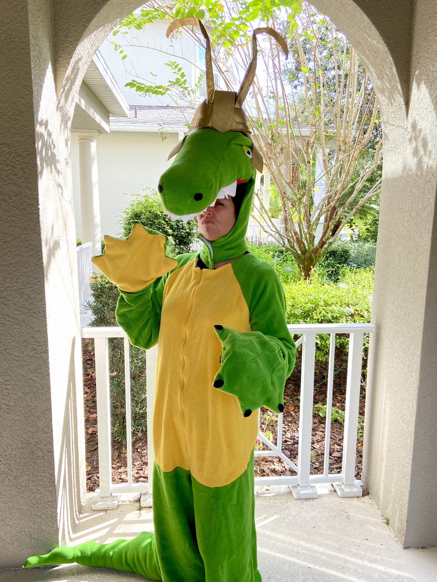 LolaLambchops's tweet photo. Did you really celebrate Halloween 2021 if you weren’t a Loki Variant?
#BusStopCostumes #AlligatorLoki https://t.co/JGG1mb6E5I