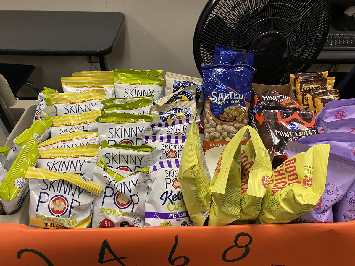 Our Social Skills Superstars completed their Campus Community Service project by spreading some “Kindness” to the most deserving staff! #KindessKartKrew <a href="/UlrichKISD/">Ulrich Intermediate</a> <a href="/kmcgriff18/">Kevin McGriff</a> #Bulldogs  <a href="/MrsCNorris/">Charlene Norris</a> 💙❤️