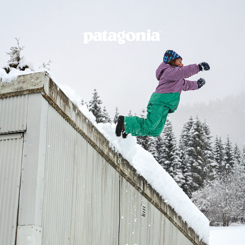 patagonia's tweet photo. Our go-to jackets for kids will keep them warm, dry and comfortable in snowy conditions.