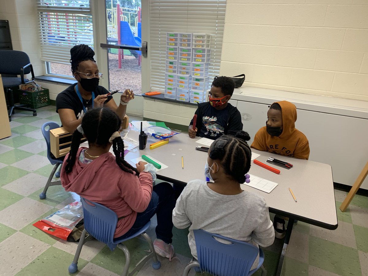 MarisaRardon's tweet photo. Thankful for our wonderful paras who are working hard pulling Bridges intervention groups! @WoodholmeES @JulieMcDivitt https://t.co/rTII7NyEuc