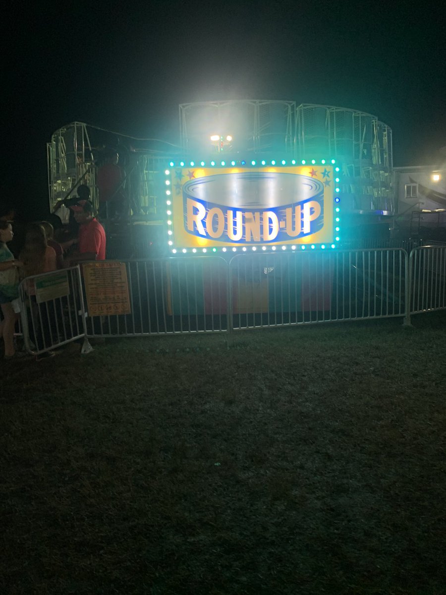 JordanAbiBarker's tweet photo. I’m a lil late but here’s how my fair went!
.
.
.
#trinitycommunityfair #trinity #trinitytx #fair #fairweekend #fair2021 #elexjayne #aunt #auntlife #neice #nephew #neicesandnephews #carnival #fun #jordan #jordanbaker #therealjordanbarker #comedianjordanbarker #lights https://t.co/UEM1fufBsF