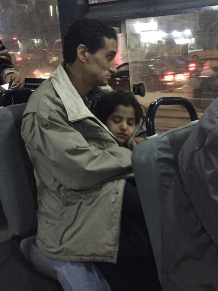 Fnn_N1's tweet photo. " رسالة لكل فتاة :
قلب والدك لن يتكرر في أي رجل ." https://t.co/yjoa7V21yH