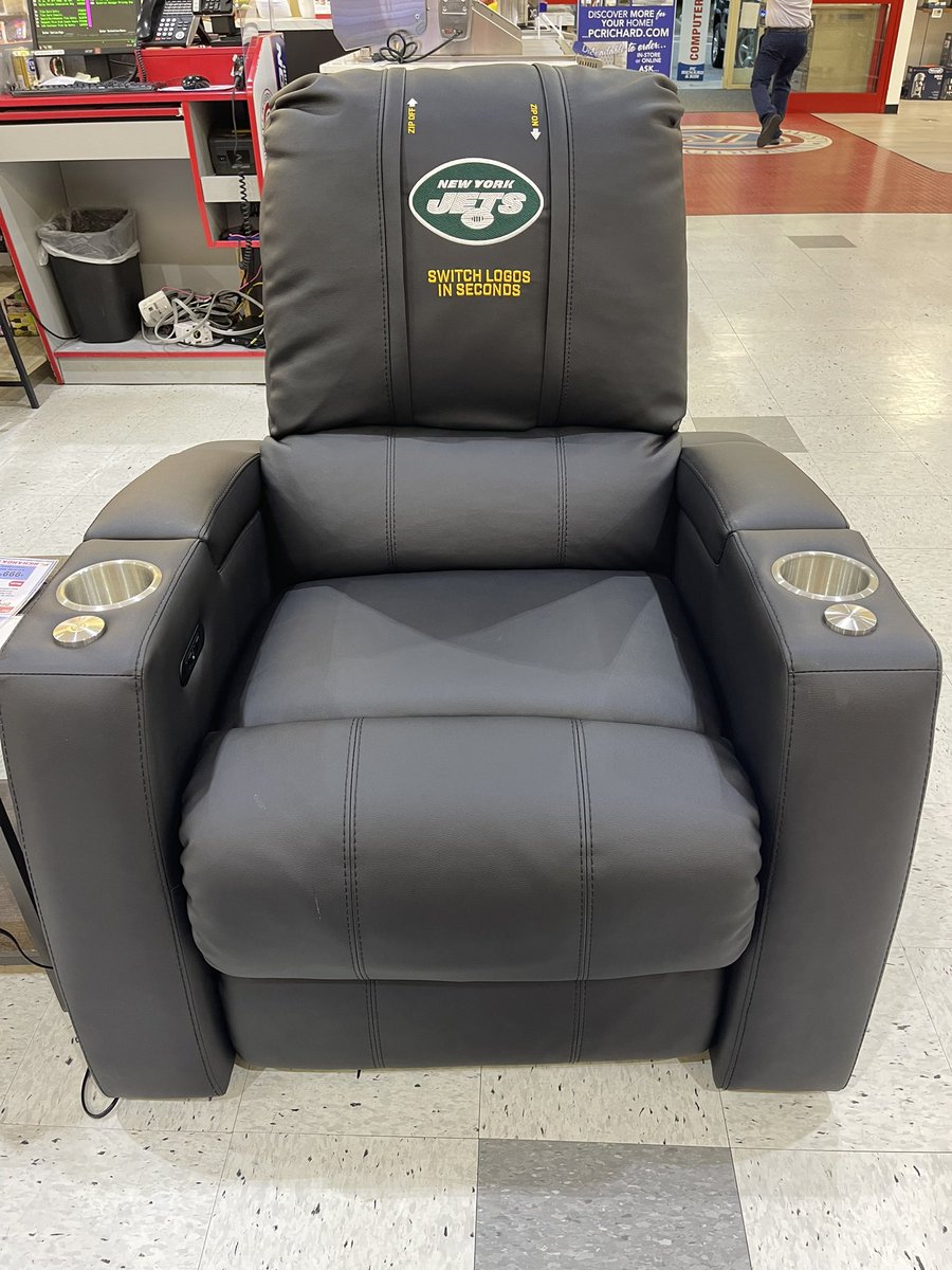 jetsNYjetsNYJet's tweet photo. Dream chair https://t.co/f5uaPOJ7hh
