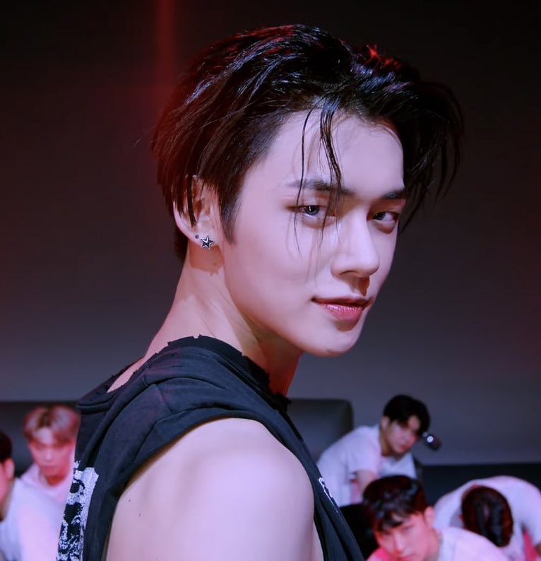 beomnosaurio's tweet photo. De verdad que Yeonjun es demasiado gorgeous y talentoso, siempre nos muestra lo mejor de él mismo, se merece la galaxy entera y más https://t.co/5uAw3GW0rT