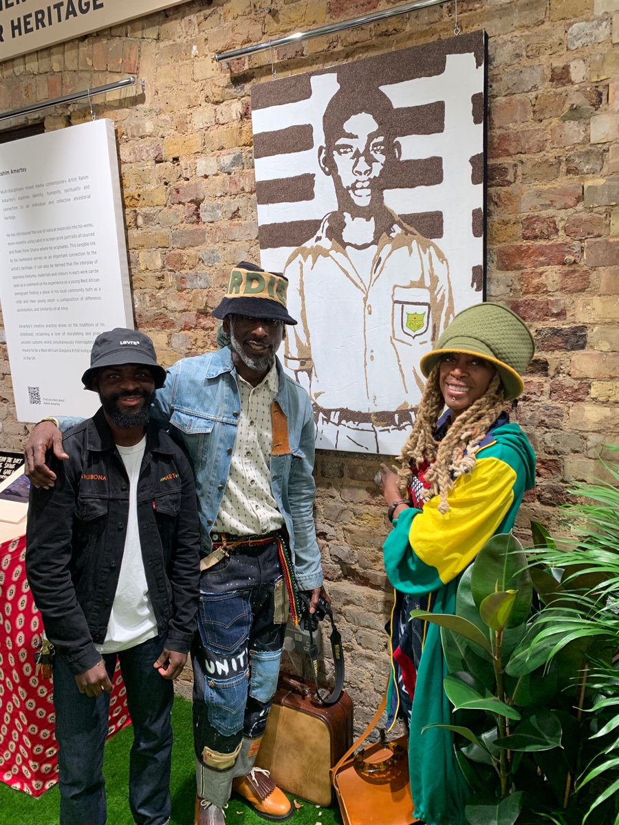 AMARTEYART's tweet image. Straight from Teshie (Accra) to the streets of London 

Commission by @Levis_UK