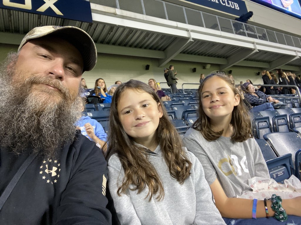 AV_JamesKing's tweet image. Watching @CarliLloyd in her #farewell match with my girls #cl10 #soccer #youthsoccer #njys #njyouthsoccer
