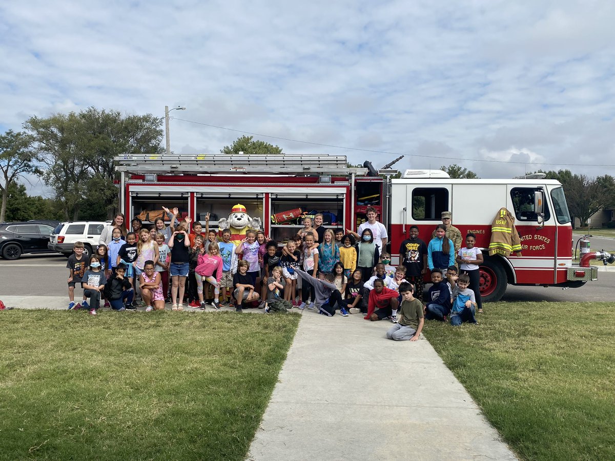 clarksfourthgrd's tweet photo. Fire Safety talk with McConnell Firefighters! #4thgrade #wineteerstrong #derbypride @wineteerusd260 https://t.co/m7pYbnQX0S
