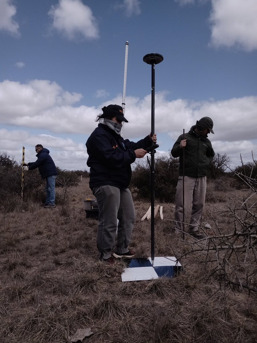 Pe_Alejandro07's tweet photo. Trabajos en conjuntos @intaargentina Hilario Ascasubi AER Patagones con @AgrarioPBA CORFO R. Colorado. en la chacra del ministerio de Desarrollo Agrario BA. Cardenal Cagliero  estudio del monte nativo. Hay equipo!! @JavoRodriguezL https://t.co/ykcLbqN7u4