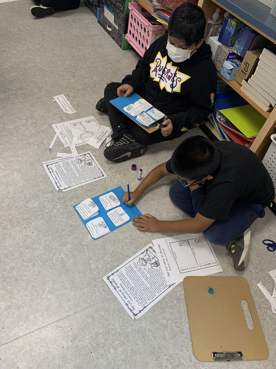 AlyseSchmidt's tweet photo. Have you heard about the Lost Colony of Roanoke? Students read and brainstormed theories today about what they think could have happened to the over 100 people that disappeared. 🧐🕵🏻‍♀️ #proud4ardmore https://t.co/JWuvmRFJYr