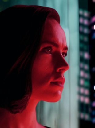 DAISY RIDLEY IS ALIVE