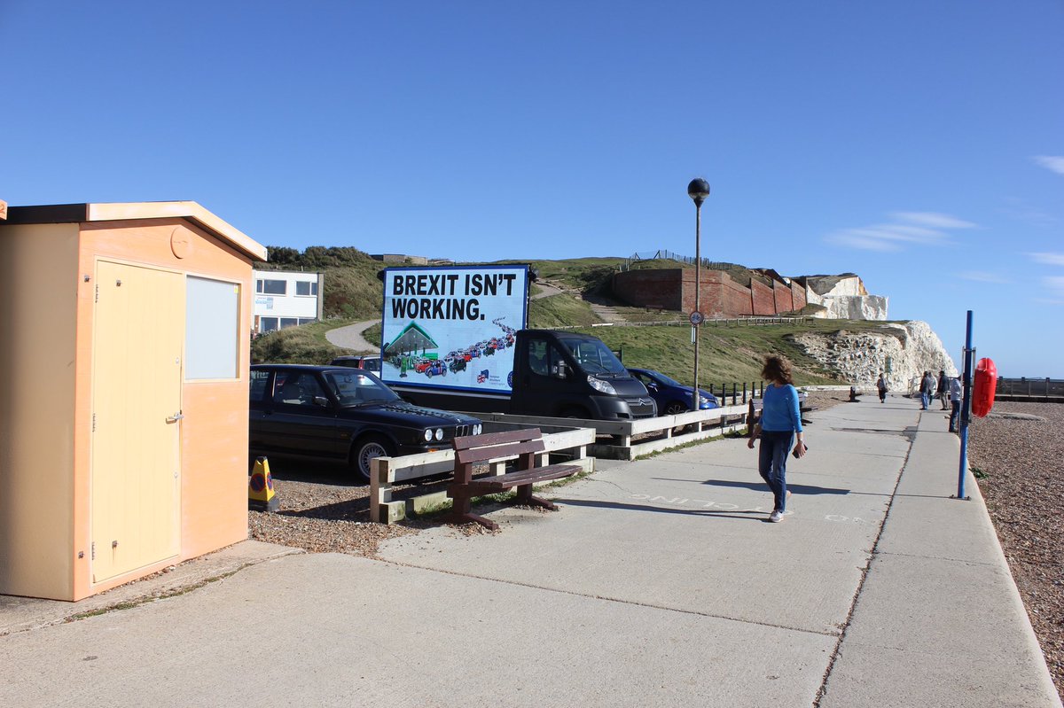 It’s follow back Friday … so if, like us, you’re #FBPE then give us a follow! 

#followbackfriday #ProEurope 
📸 Seaford yesterday with <a href="/euromove/">European Movement UK</a>